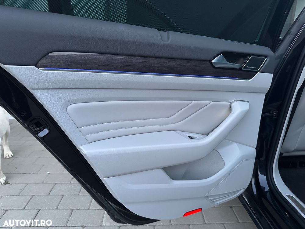 Volkswagen Passat - 24