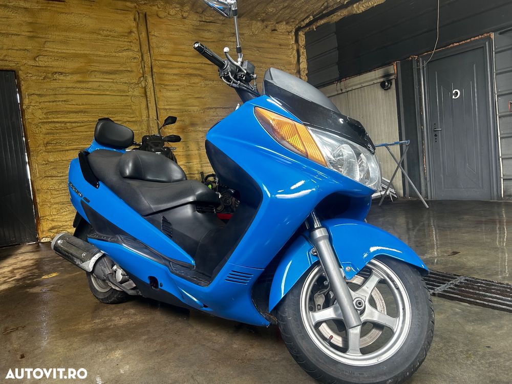 Suzuki AN 400 Burgman - 1