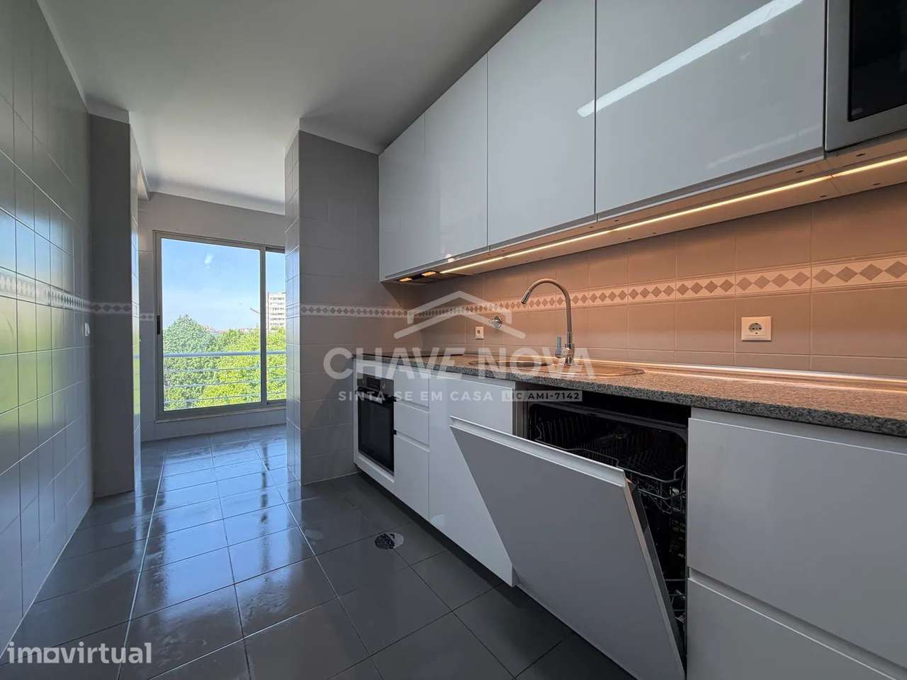 Apartamento T2 em Mafamude | Junto à Nova Linha do Metro Rubi - Grande imagem: 3/36