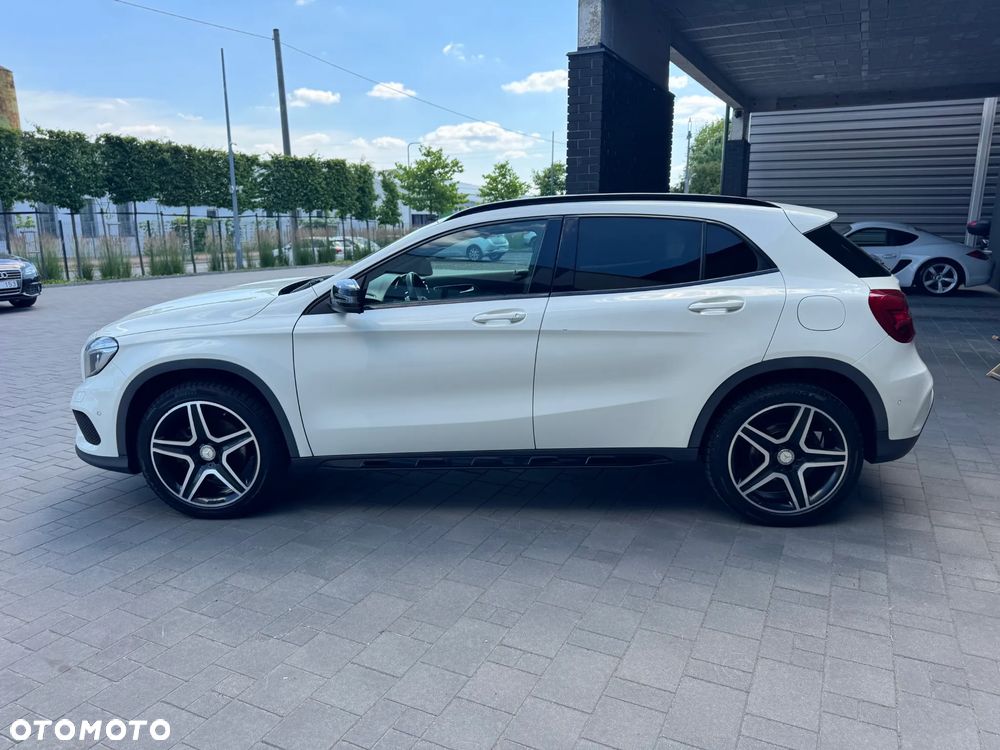 Mercedes-Benz GLA 250 4-Matic - 12