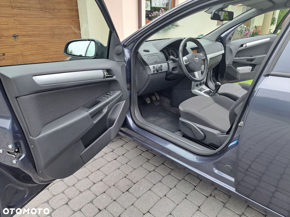 Opel Astra 1.6 Design Edition - 16
