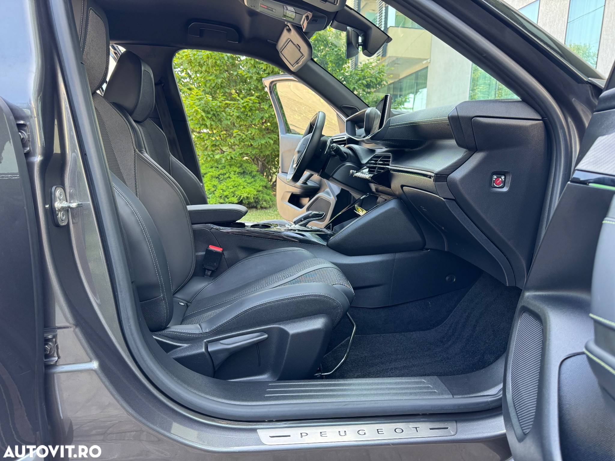 Peugeot 2008 PureTech 130 EAT8 GT - 7