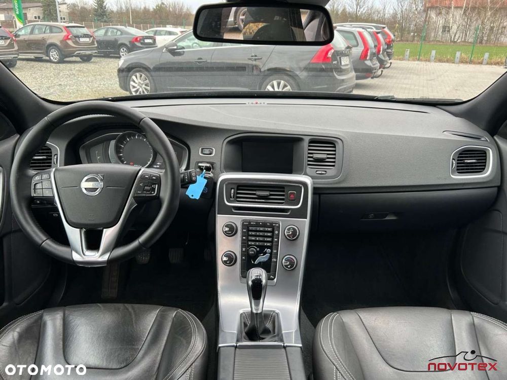 Volvo V60 T3 Momentum - 10
