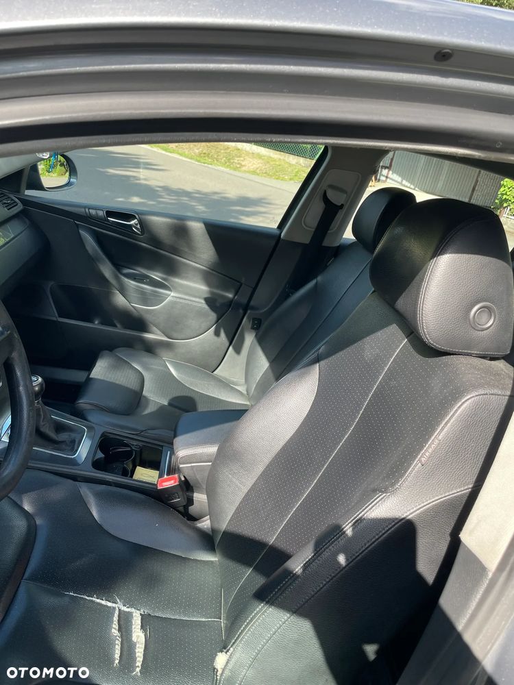 Volkswagen Passat - 22