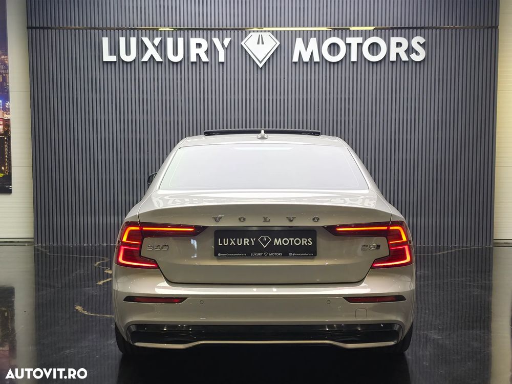 Volvo S60 B5 B AWD Ultimate Dark - 32
