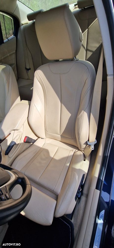 BMW Seria 3 335i Sport-Aut. Luxury Line - 14