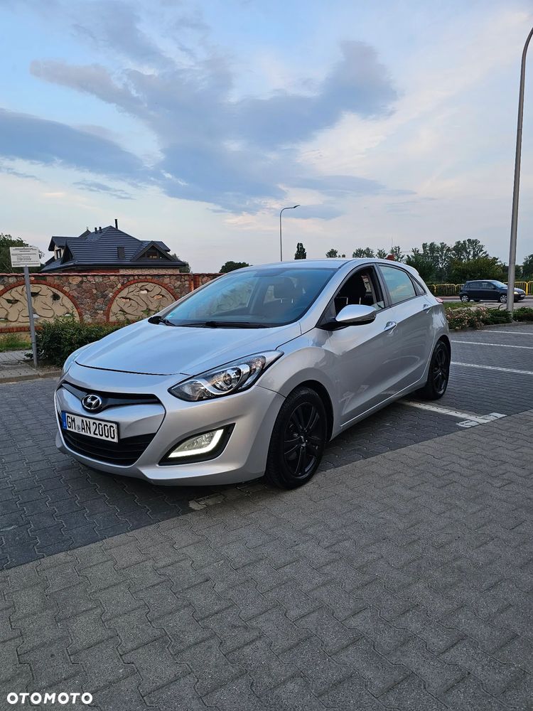 Hyundai i30 1.6 CRDI Trend - 11