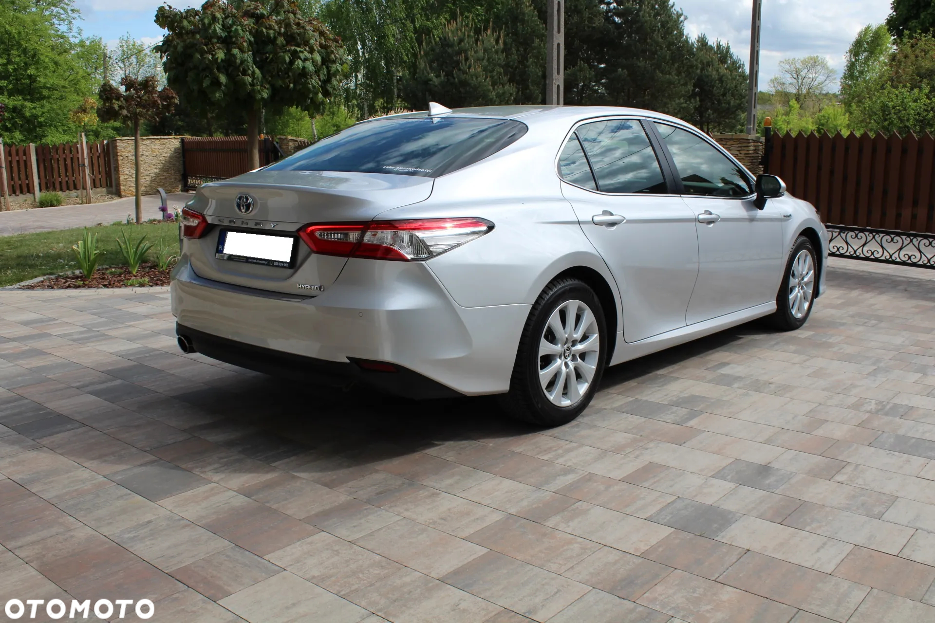 Toyota Camry 2.5 Hybrid Comfort CVT - 2