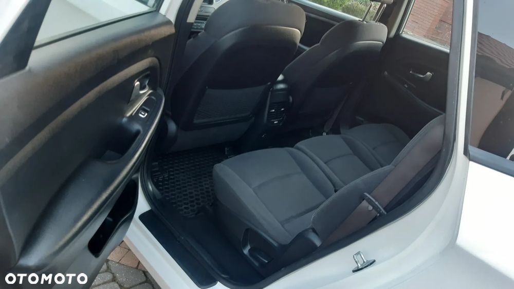 Kia Carens 1.7 CRDi L - 7