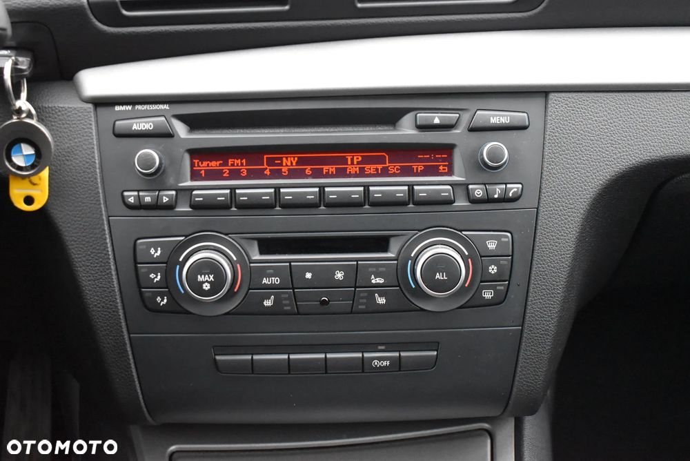 BMW Seria 1 116i - 11