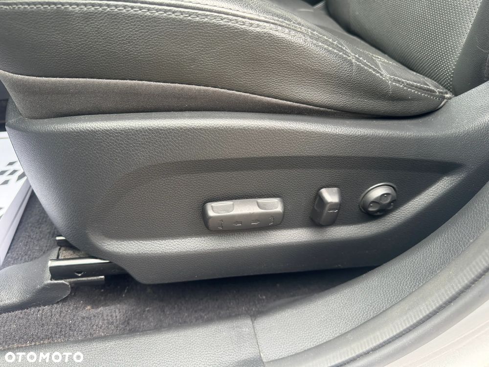 Hyundai Santa Fe 2.0 CRDi Premium 4WD - 29