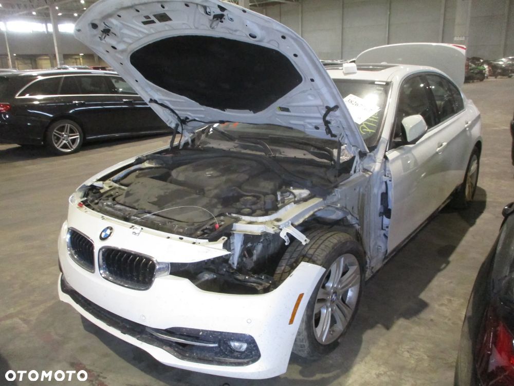 BMW Seria 3 330i Luxury Line sport - 23