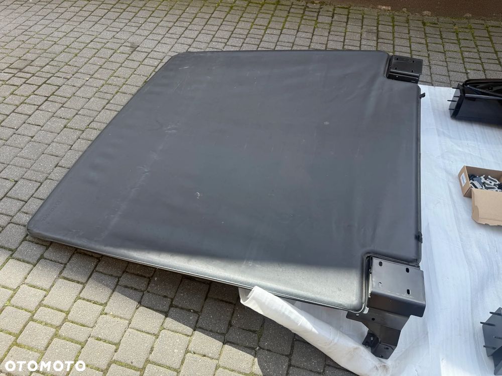 Toyota Hilux VIII Invicible zoslona paki roleta spoiler jak NOWE orginal Toyota ! ZESTAW - 5