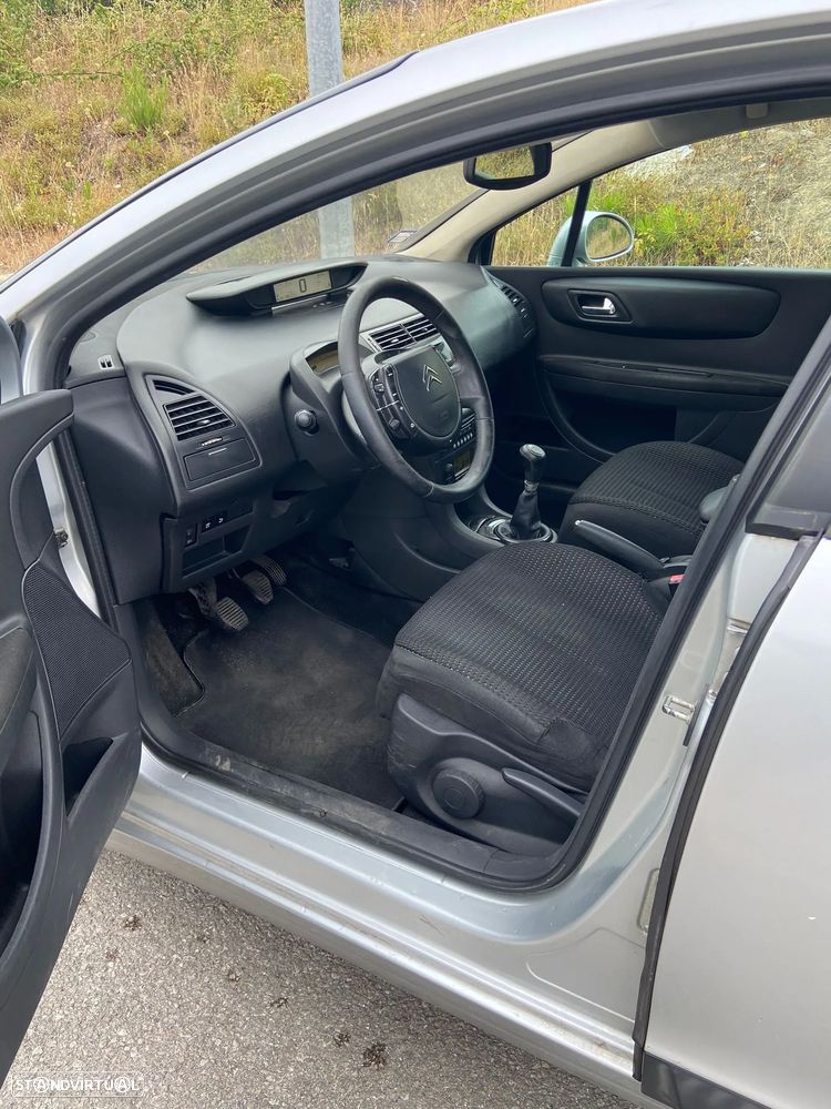 Citroën C4 1.6 HDi 110 Exclusive - 7