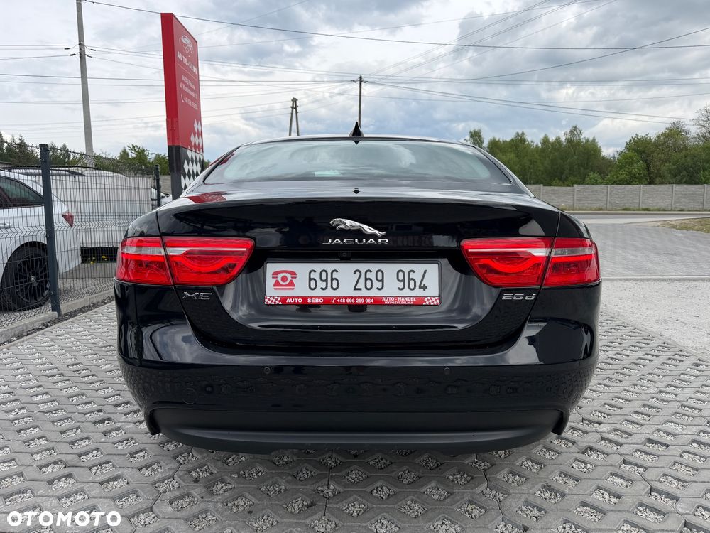 Jaguar XE 20t Prestige - 14