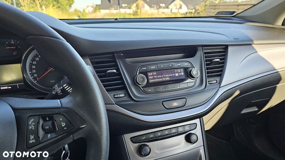 Opel Astra 1.4 Essentia - 11