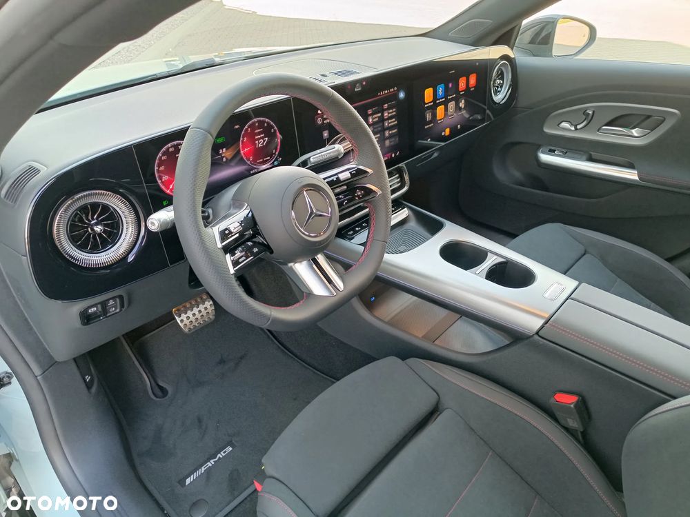 Mercedes-Benz CLA 200 mHEV 4-Matic 8G-DCT - 4