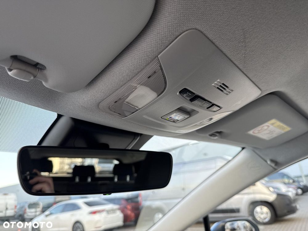 Toyota Corolla 2.0 Hybrid Comfort - 23