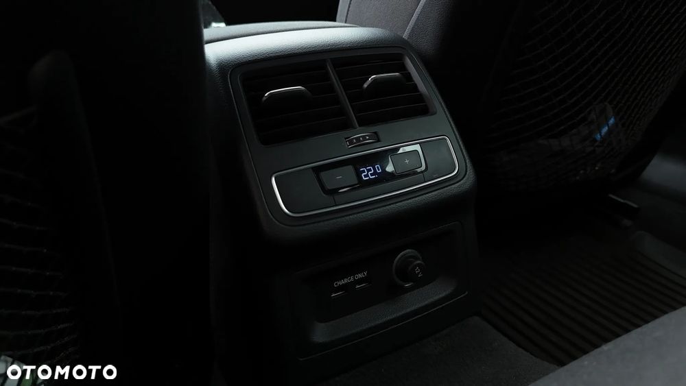 Audi A4 Limousine - 6