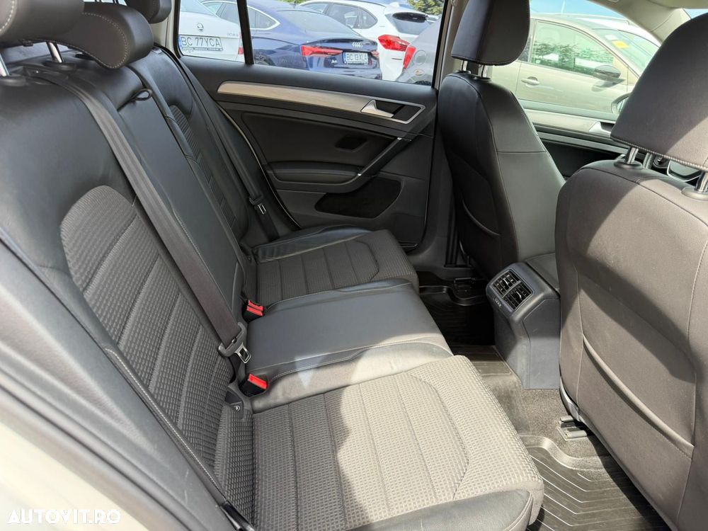 Volkswagen Golf - 15