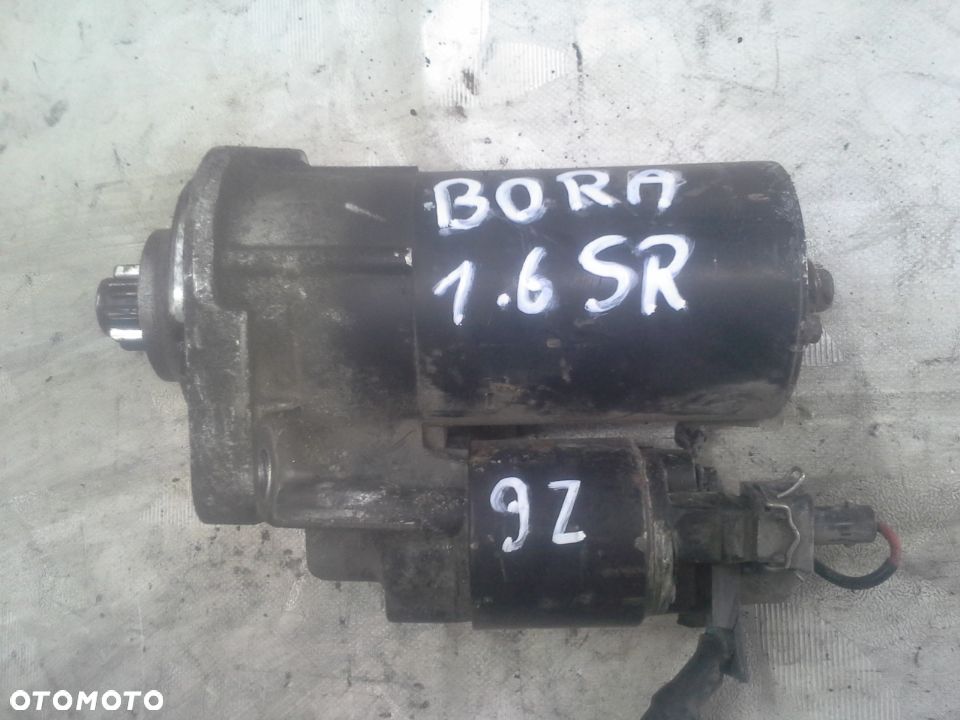 Volkswagen Golf Bora 1.6 rozrusznik - 1