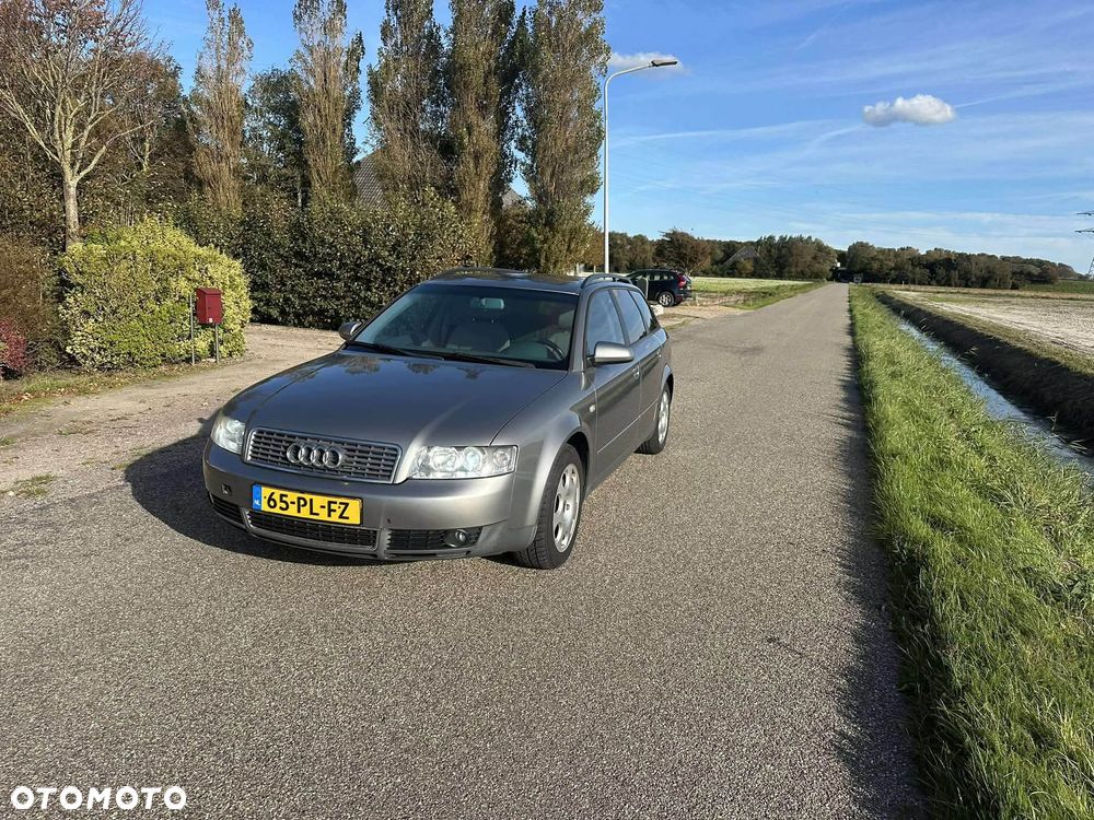 Audi A4 Avant - 16