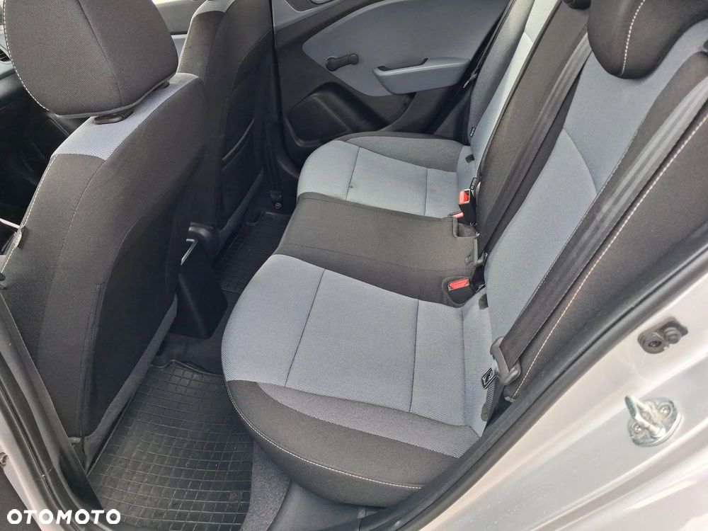 Hyundai i20 blue 1.2 Classic - 12