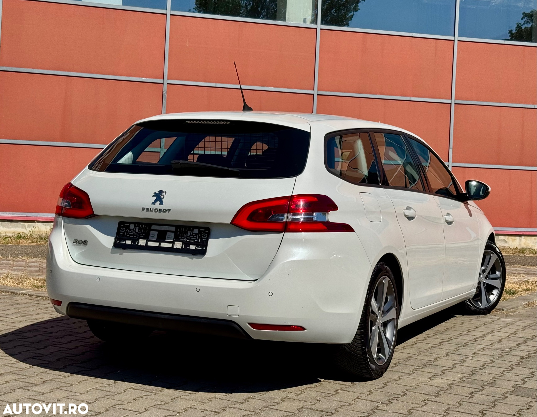 Peugeot 308 SW BlueHDi 130 Allure Pack - 17