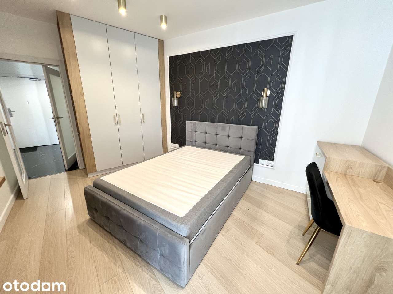 Apartament z osobną kuchnią, klimatyzacja, garaż, duży balkon / METRO