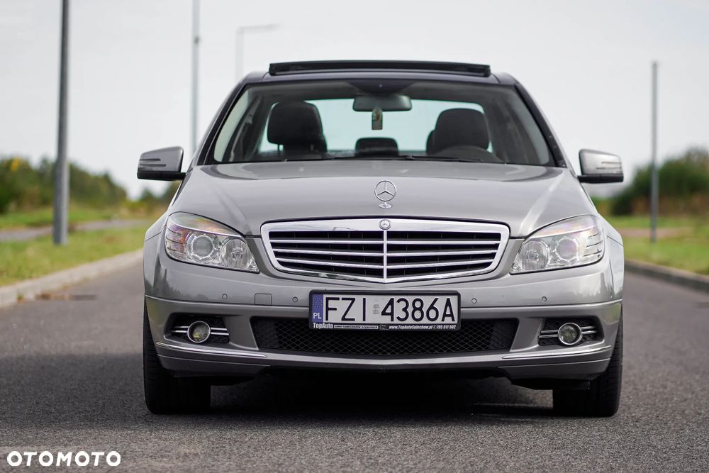 Mercedes-Benz Klasa C 200 CGI BlueEff Elegance - 13