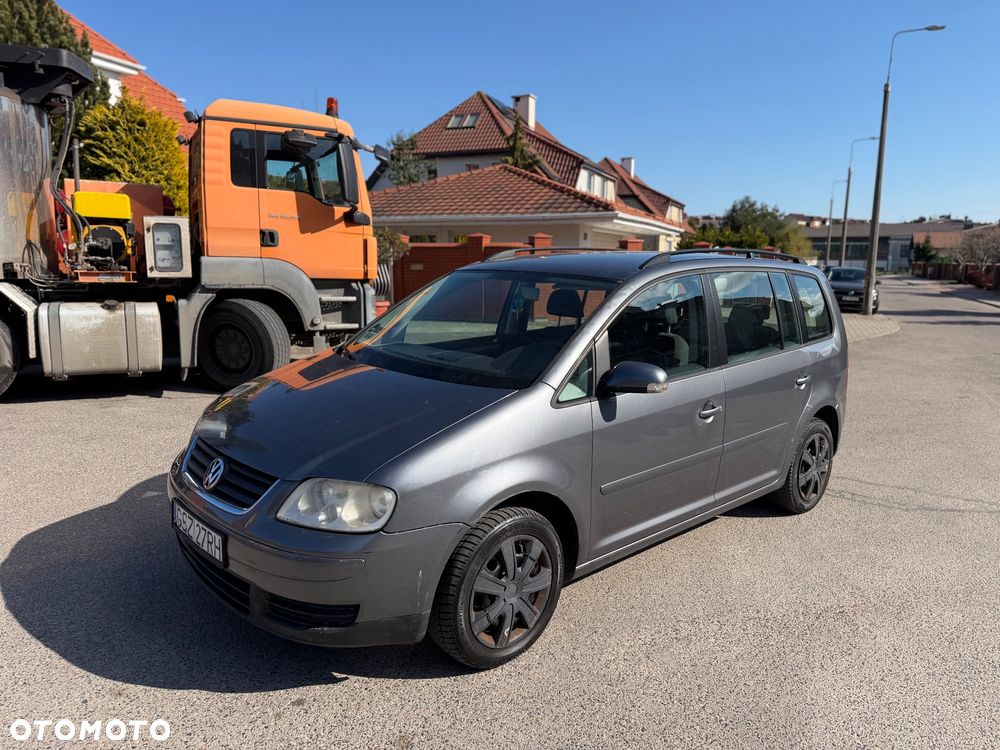 Volkswagen Touran 1.9 TDI Conceptline - 1