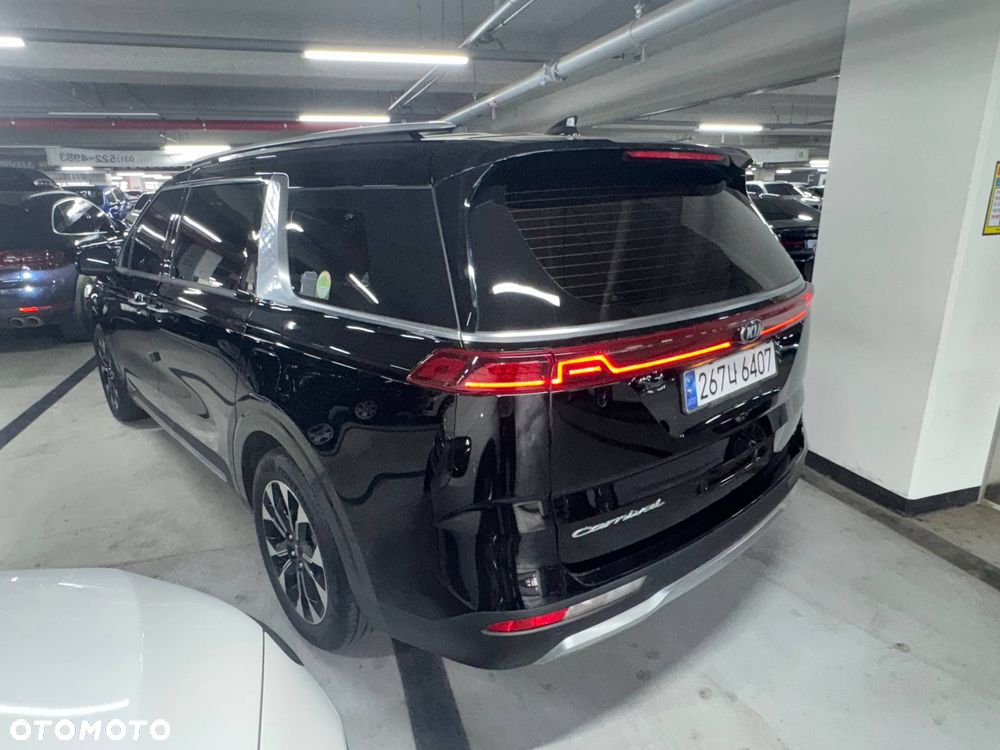 Kia Carnival - 6