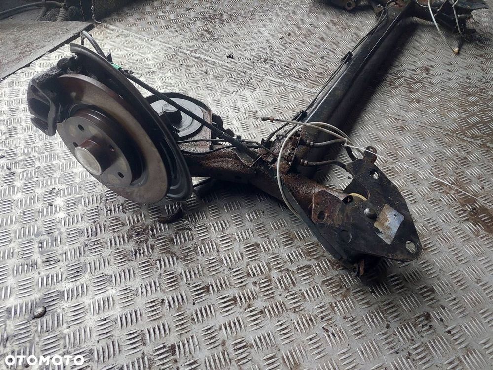 BELKA OŚ ZAWIESZENIA TYŁ TARCZE Z ABS RENAULT KANGOO II - 2