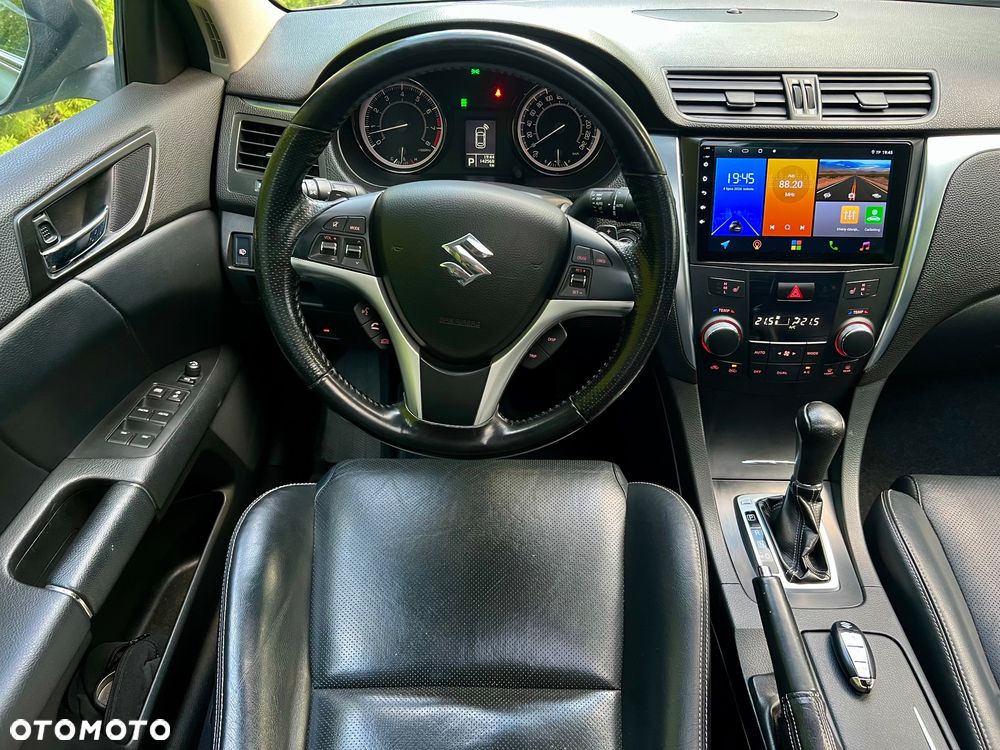 Suzuki Kizashi 2.4 Sport 4WD CVT - 10