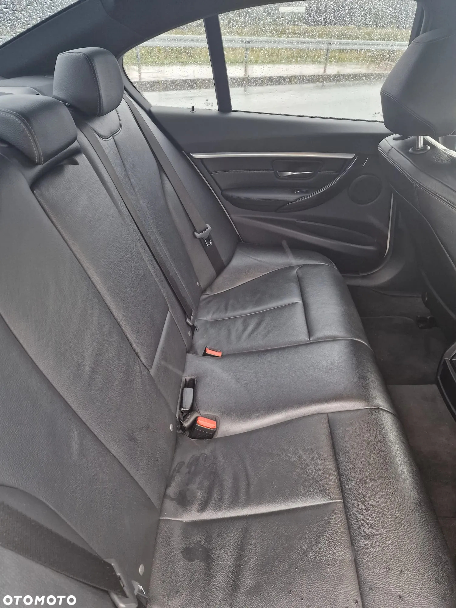 BMW Seria 3 330i - 7