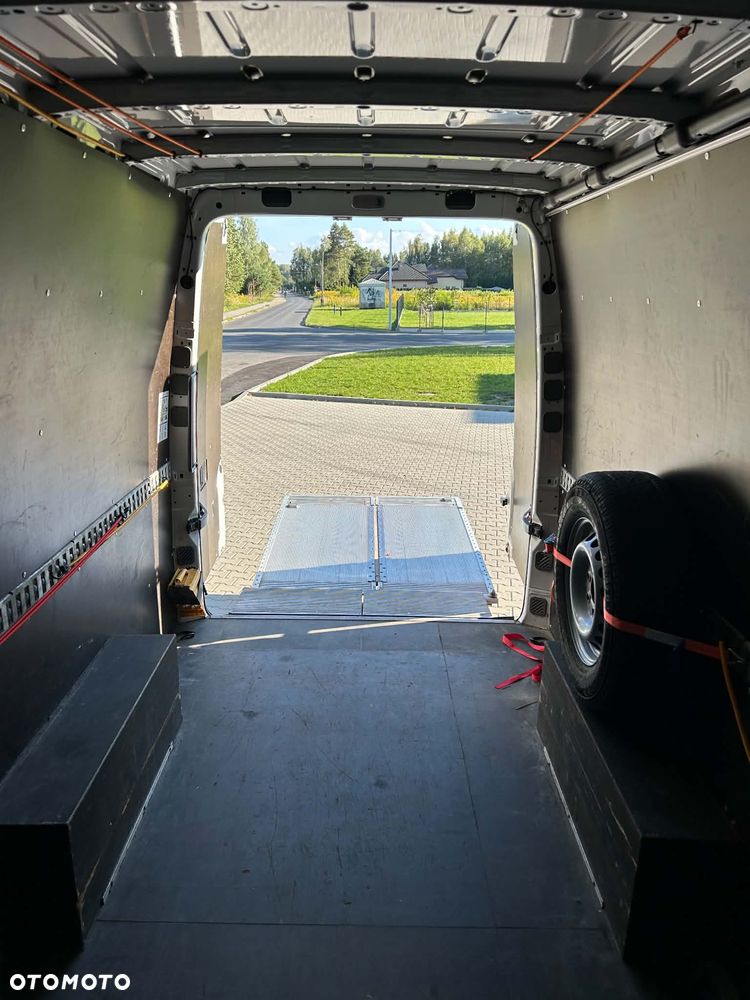 Volkswagen CRAFTER - 14