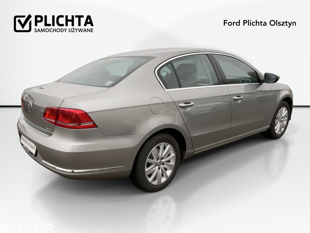 Volkswagen Passat - 5