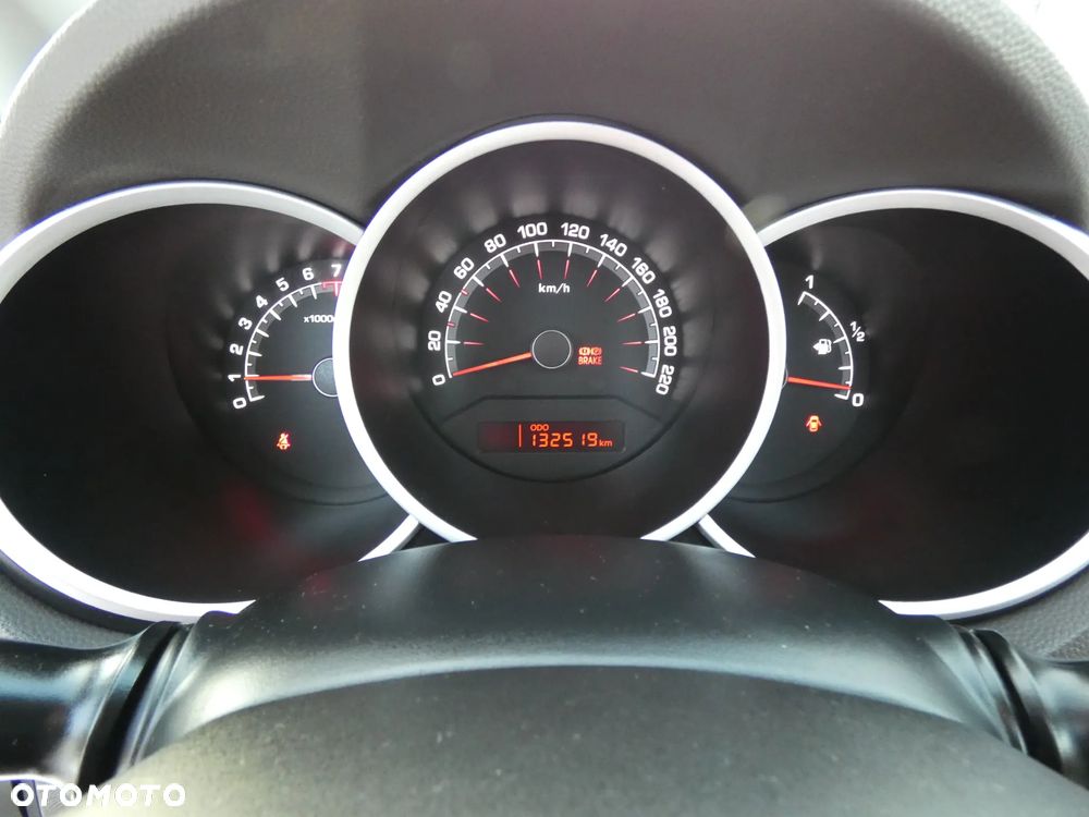 Kia Venga 1.6 CVVT Dream Team Edition - 21