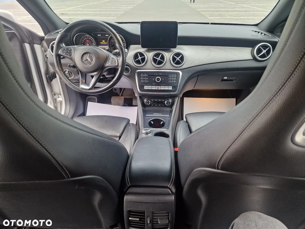 Mercedes-Benz CLA 250 4-Matic AMG Line - 5