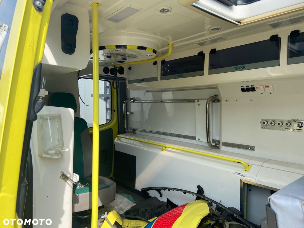 Mercedes-Benz 319 Sprinter BlueTEC - 8