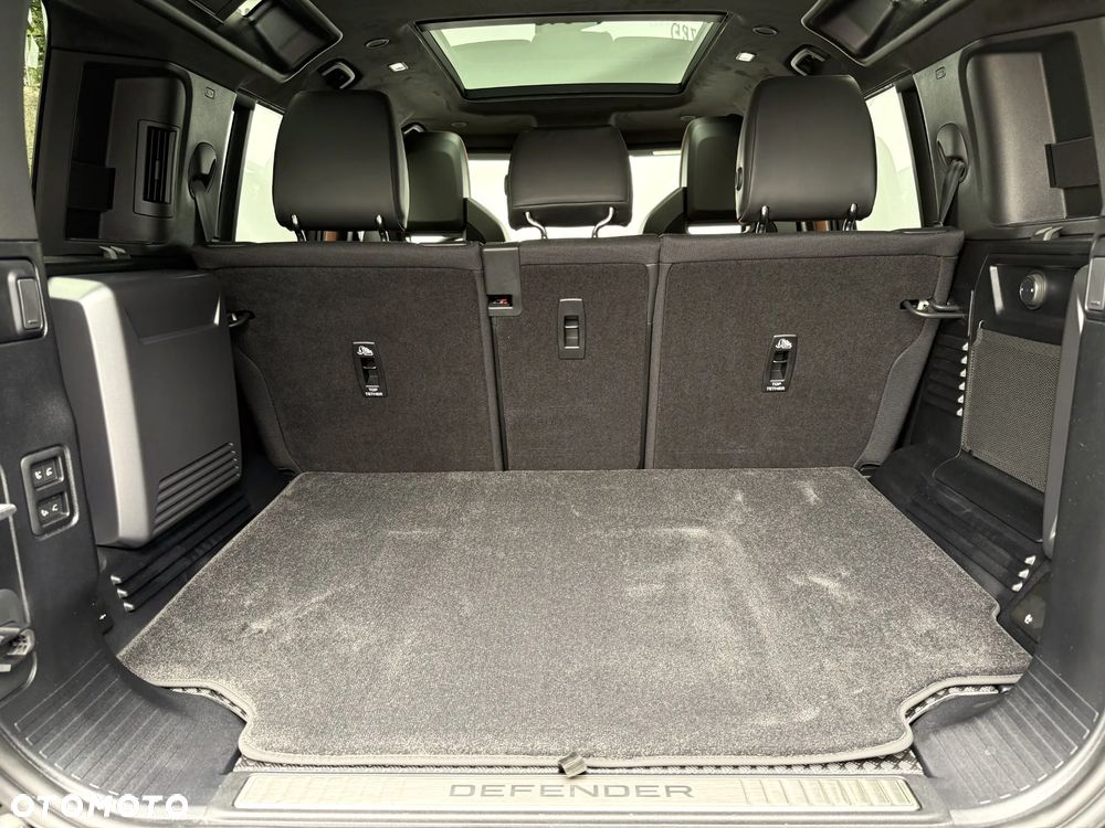 Land Rover Defender 110 P635 OCTA - 18