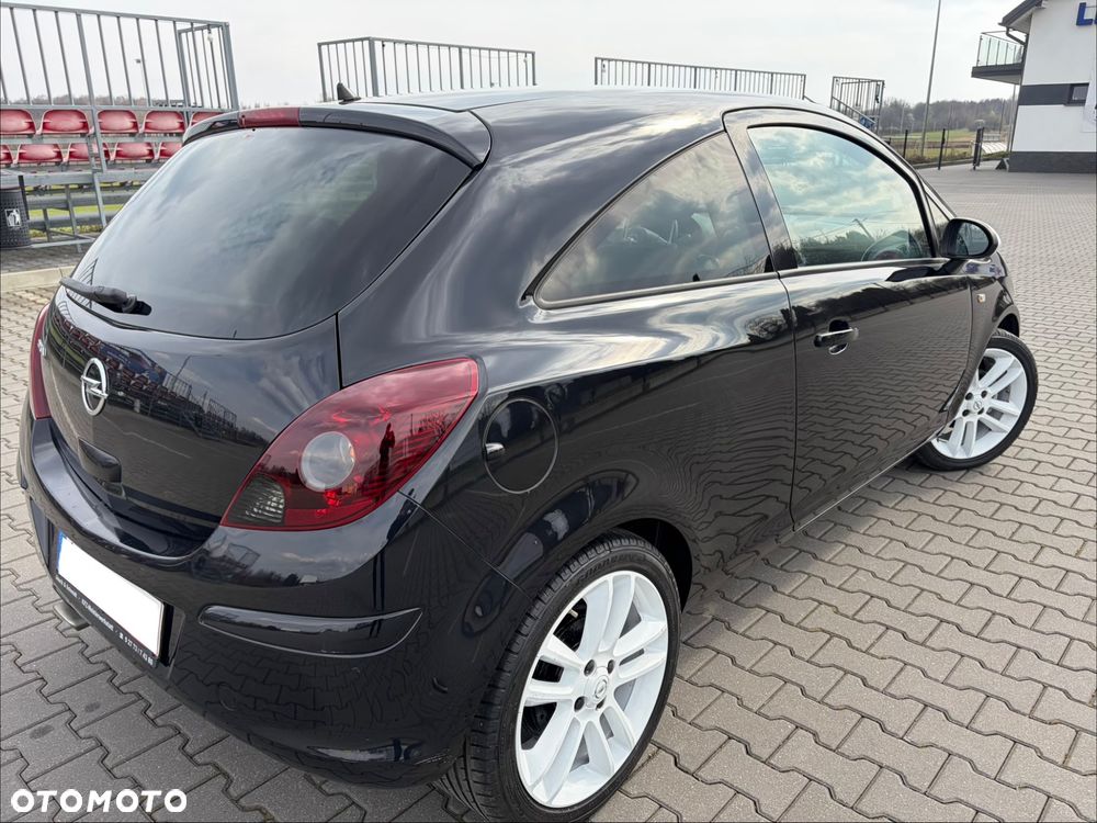 Opel Corsa 1.4 16V Cosmo - 3