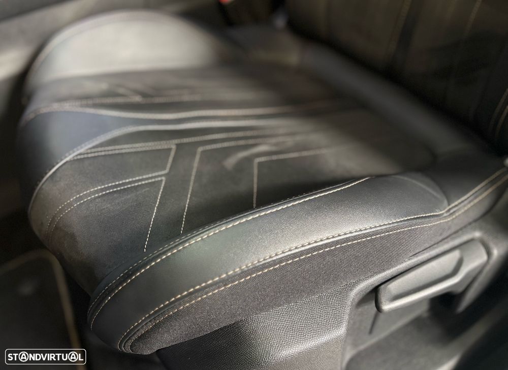 Peugeot 3008 1.5 BlueHDi GT EAT8 - 19