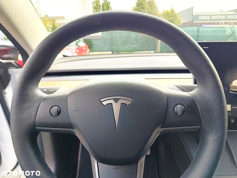 Tesla Model 3 - 16