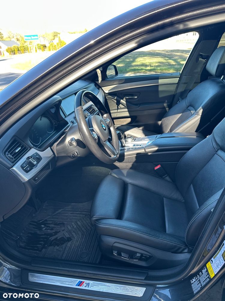BMW Seria 5 530d xDrive - 10
