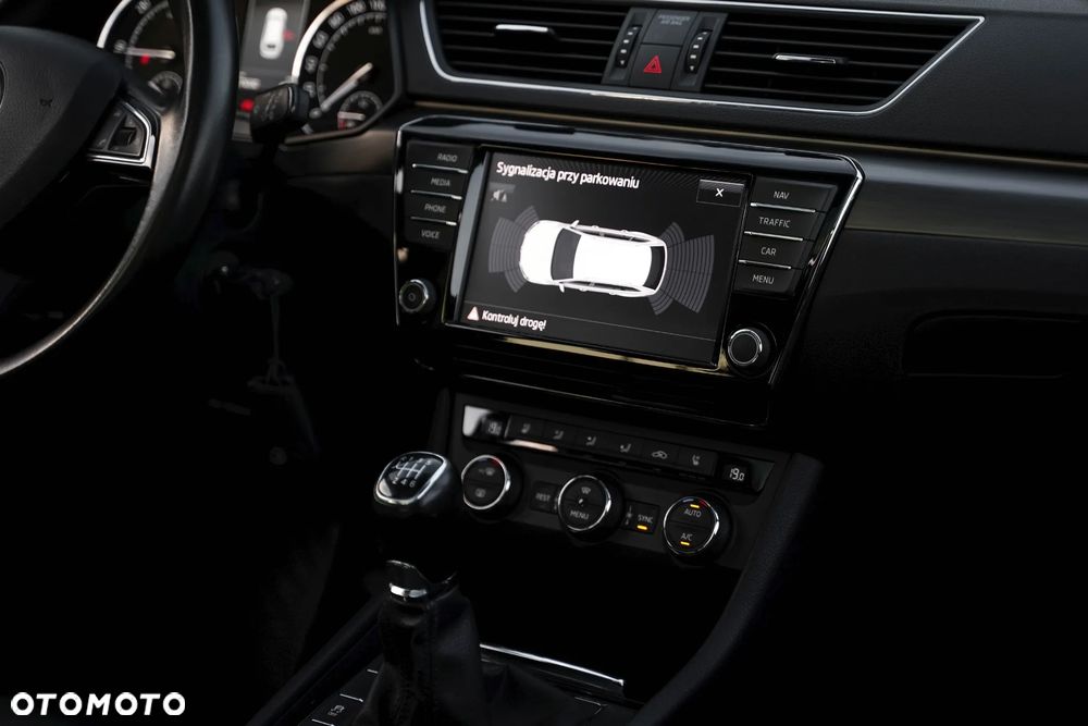 Skoda Superb 2.0 TDI Style - 24