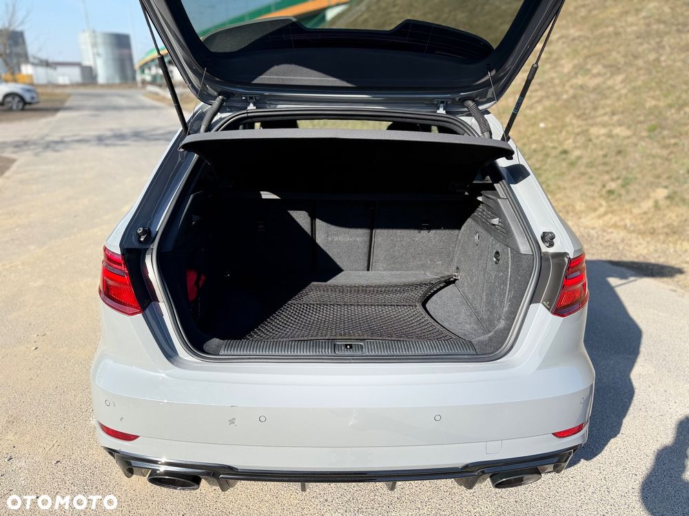 Audi RS3 Sportback - 17