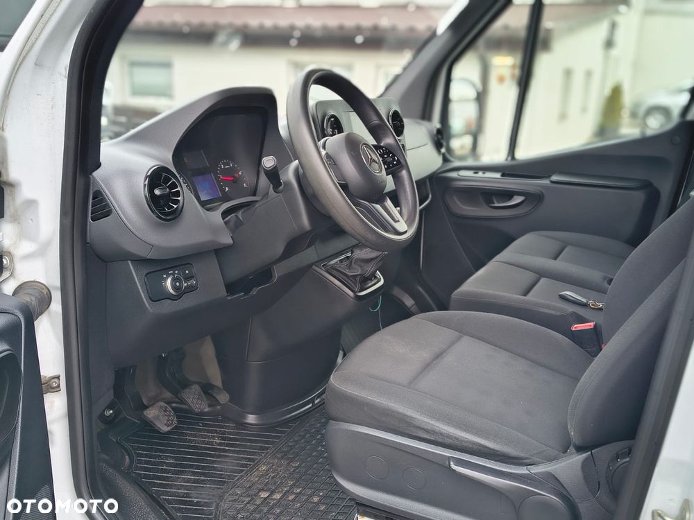 Mercedes-Benz Sprinter - 8