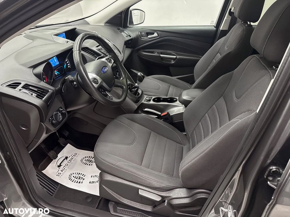 Ford Kuga 1.5 EcoBoost 2x4 Trend - 21