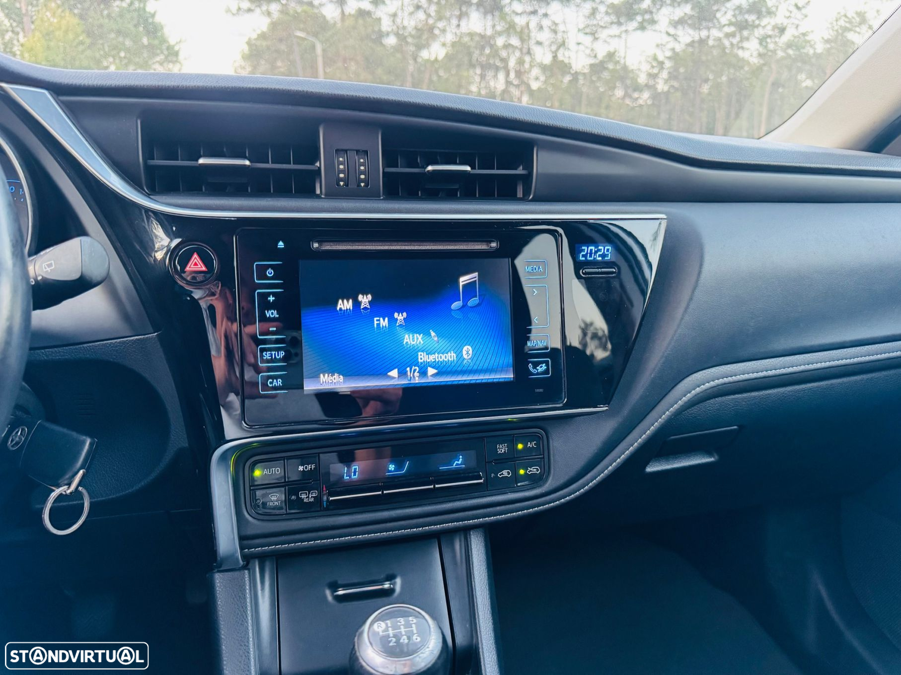 Toyota Auris Touring Sports - 26